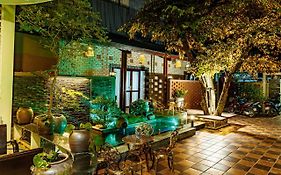 Nana Homestay & Villa